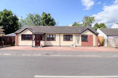 2 bedroom detached bungalow for sale, Brumby Wood Lane, Scunthorpe