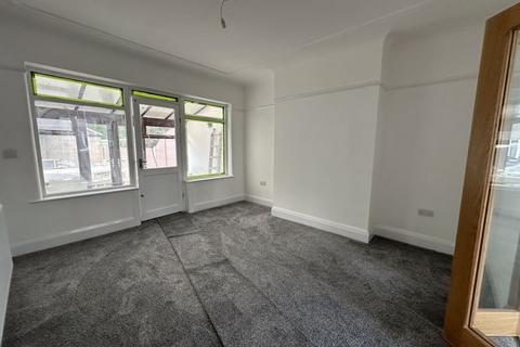 4 bedroom semi-detached house to rent, Beech Avenue, Liverpool