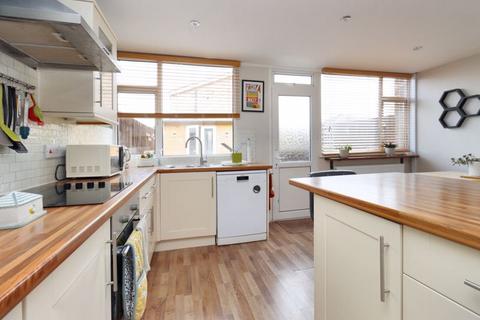 3 bedroom terraced house to rent, Kenn Road, Clevedon