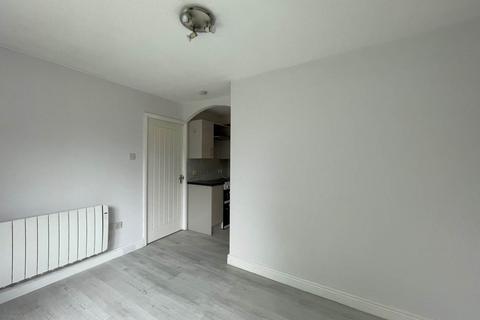 1 bedroom flat to rent, 17 St Philips Drive, Evesham,