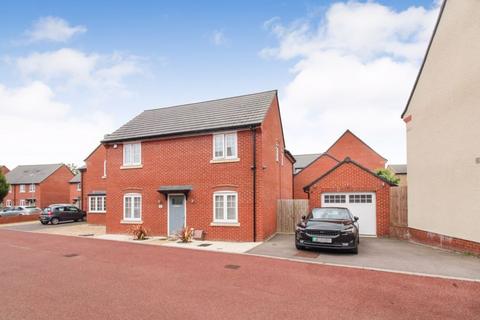 4 bedroom detached house to rent, Hare Meadow, Bedford MK44