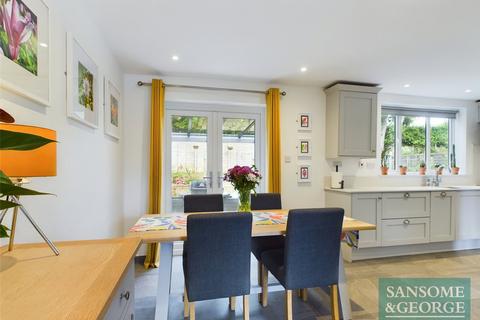 9 Warren Close, Burghfield Common, Reading, RG7 3LY
