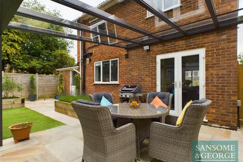 9 Warren Close, Burghfield Common, Reading, RG7 3LY