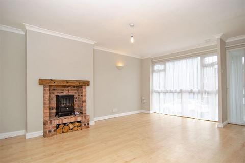 3 bedroom house to rent, Newgate Street, Burntwood WS7