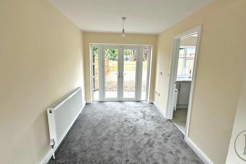 37 Castle Close, Calverton, Nottingham, NG14 6LX
