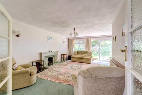 2 bedroom bungalow for sale, Midhurst Drive, Goring By Sea, West Sussex, BN12