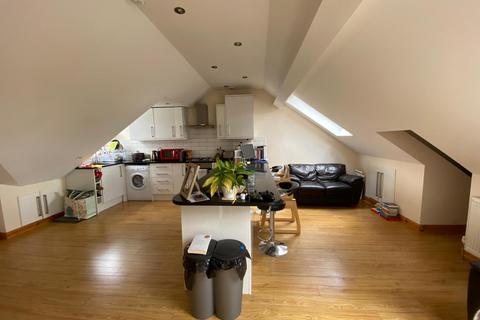 2 bedroom apartment to rent, London SW16
