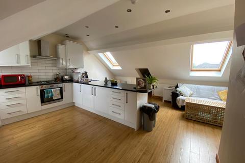 2 bedroom apartment to rent, London SW16