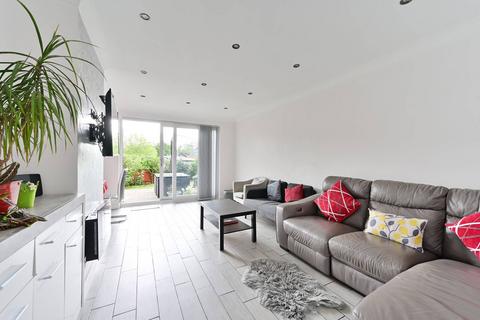 3 bedroom house to rent, Littlecote Close, West Hill, London, SW19