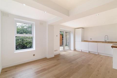 2 bedroom apartment for sale, Gipsy Hill, London, SE19