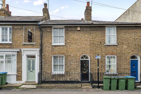 2 bedroom terraced house for sale, Pelton Road, London