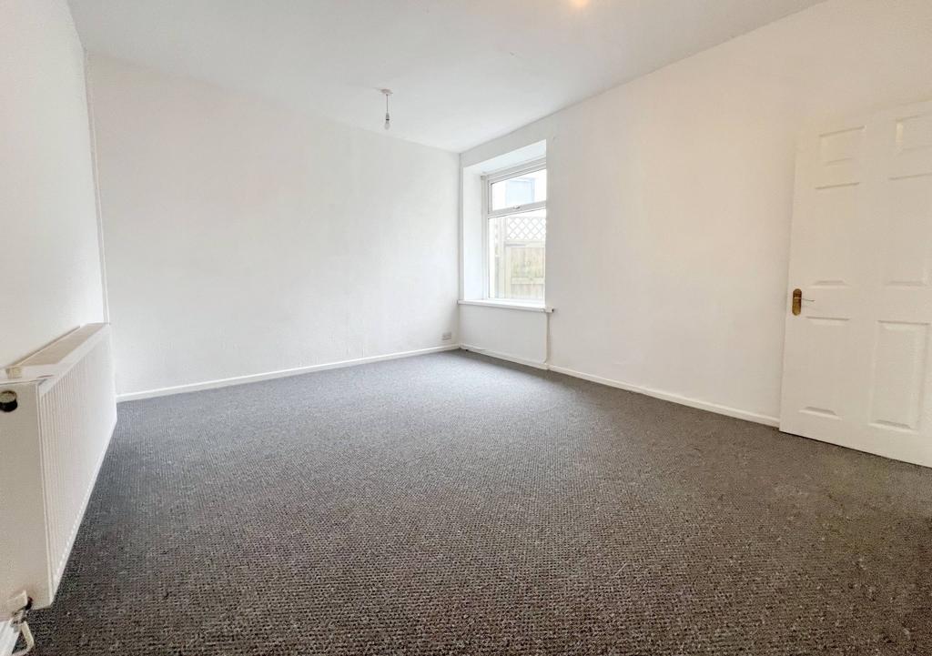 Islwyn Street, Cwmfelinfach Ynysddu NP11 3 bed end of terrace house to