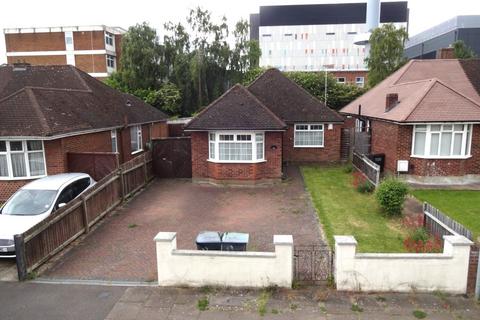 3 bedroom bungalow for sale, Faringdon Road, Luton, Bedfordshire, LU4
