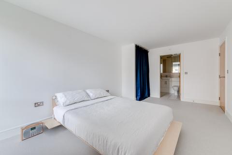 2 bedroom flat for sale, Turner House, Cassilis Road, London, E14