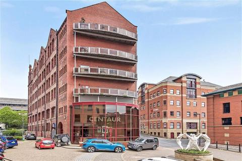 2 bedroom flat to rent, Centaur House, Leeds