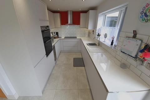 4 bedroom detached house for sale, Railway Terrace, Fforestfach, Swansea