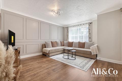 19 Hazel Drive, South Ockendon, RM15 6JT