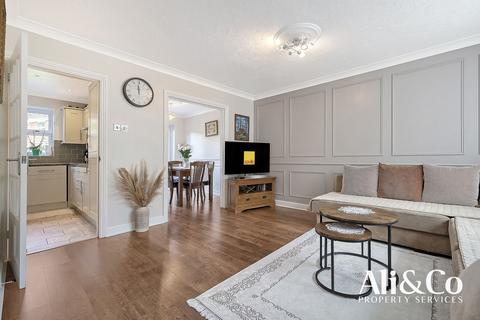 19 Hazel Drive, South Ockendon, RM15 6JT