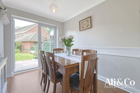 19 Hazel Drive, South Ockendon, RM15 6JT