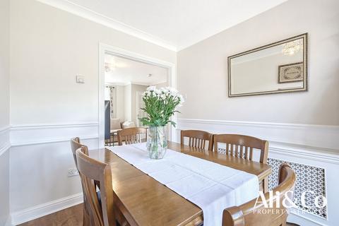 19 Hazel Drive, South Ockendon, RM15 6JT