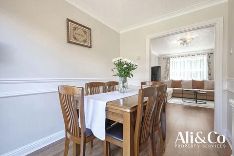 19 Hazel Drive, South Ockendon, RM15 6JT