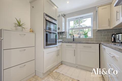 19 Hazel Drive, South Ockendon, RM15 6JT