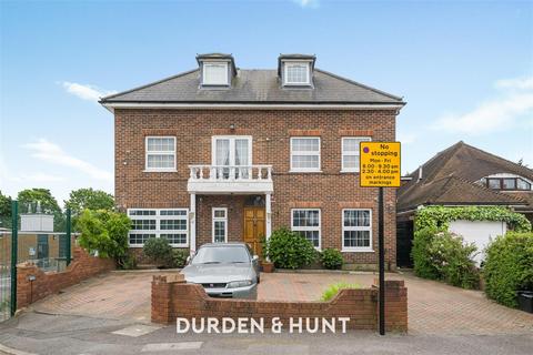 16 Meadow Walk, London, E18 2EN