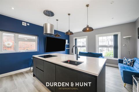 16 Meadow Walk, London, E18 2EN
