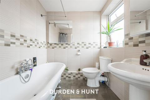 16 Meadow Walk, London, E18 2EN