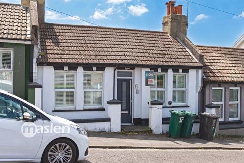 2 bedroom house for sale, Bear Road, Brighton