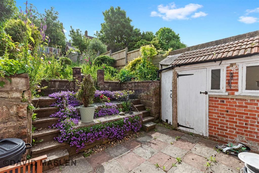Rear Garden (2).jpg