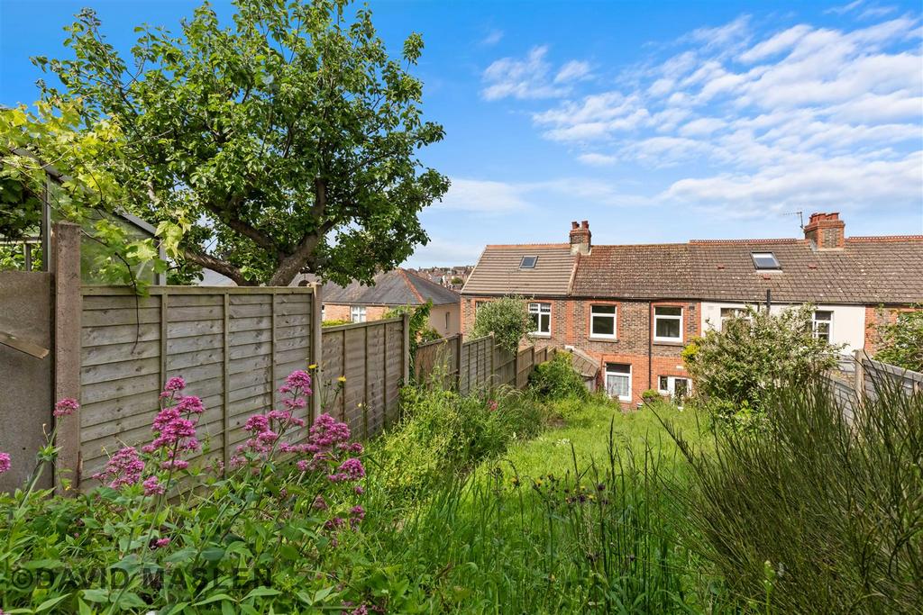 Rear Garden (5).jpg