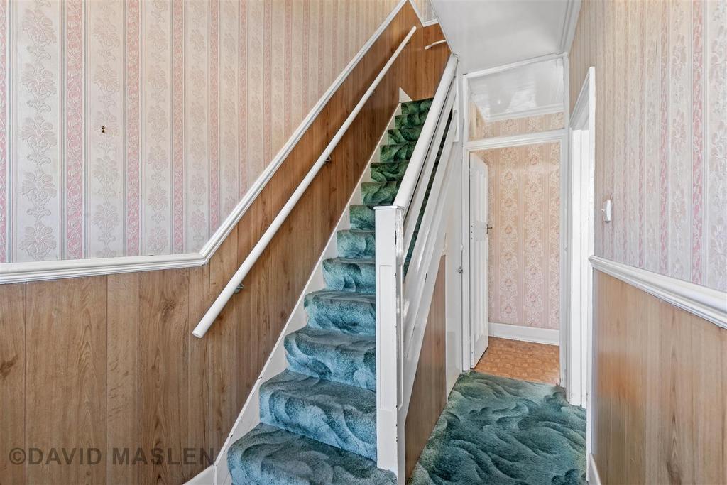 Hallway (2).jpg