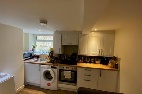 2 bedroom apartment to rent, 106-114 South Street, Eastbourne BN21
