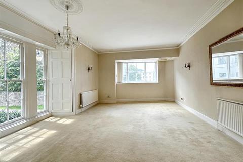 2 bedroom flat for sale, Lemon Street, Truro