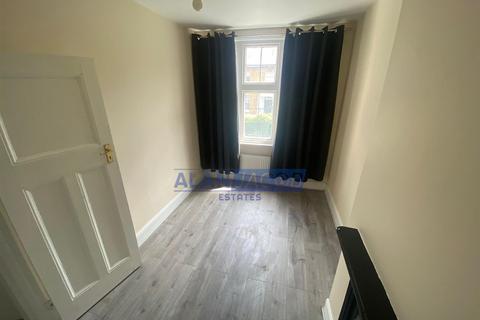 6 bedroom house to rent, Belmont Hill, London SE13