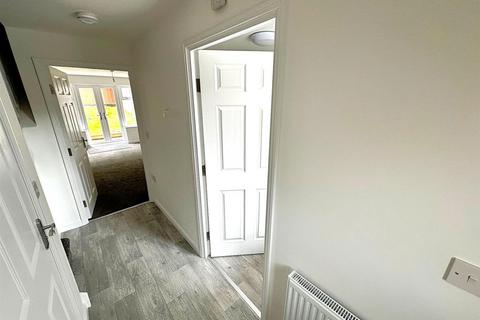 3 bedroom townhouse to rent, Chestnut Drive, Hagley, West Midlands