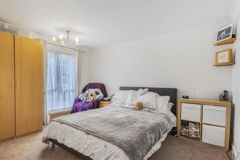 16 Beech Mast, Vigo, Gravesend, DA13 0SX