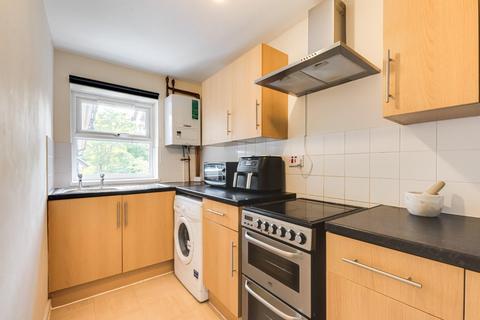 Studio to rent, Greenwood Close, Sidcup, Kent, DA15 9AD