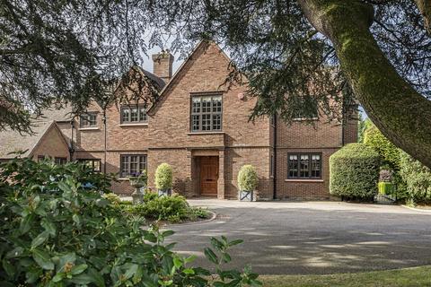 4 bedroom detached house for sale, Charlton Park Gate, Cheltenham