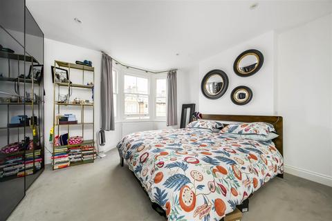15 Upper Grotto Road, Twickenham, TW1 4NG