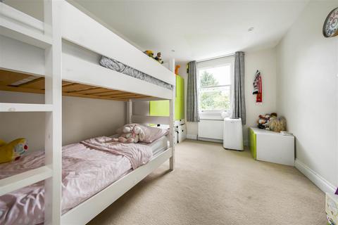 15 Upper Grotto Road, Twickenham, TW1 4NG