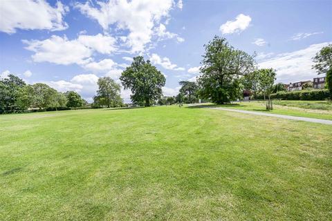 4 bedroom semi-detached house for sale, Whitton Dene, Hounslow