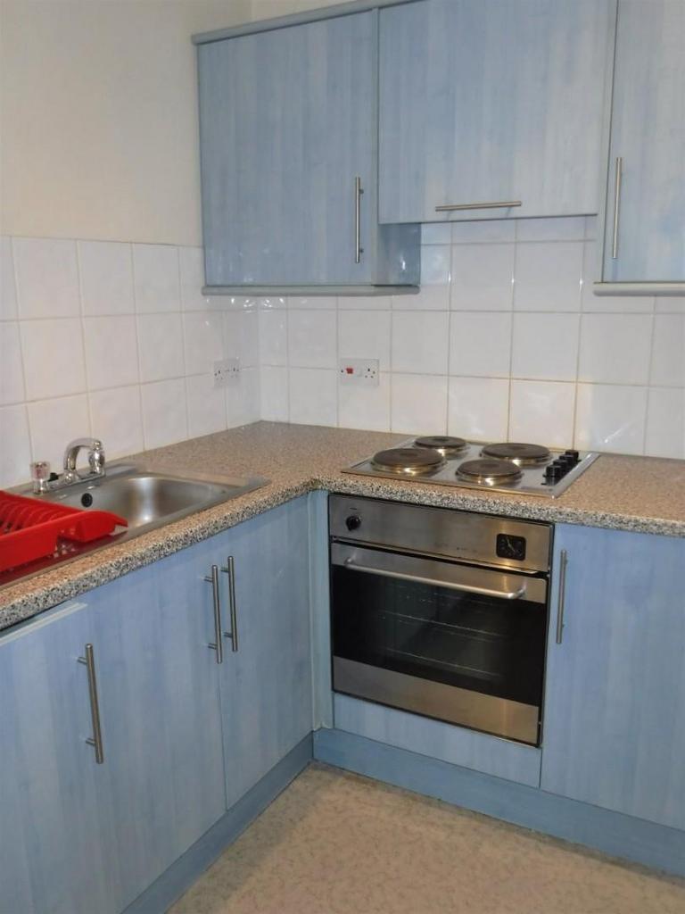 B26 A66 E8-F087-4 B24-9 E3 E-72 A6926 B1 FBB.jpg