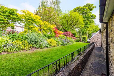 3 bedroom detached bungalow for sale, Thornhill Road, Huddersfield, HD3