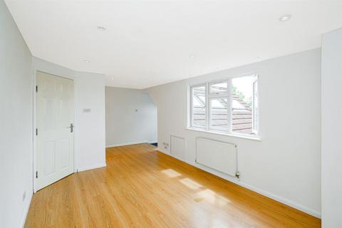1 bedroom house for sale, Chigwell Road, London