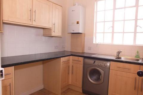 3 bedroom flat to rent, Western Avenue, Acton W3 7TZ