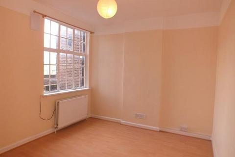 3 bedroom flat to rent, Western Avenue, Acton W3 7TZ