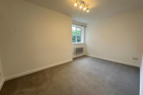 2 bedroom flat to rent, Crown Rise, Watford WD25