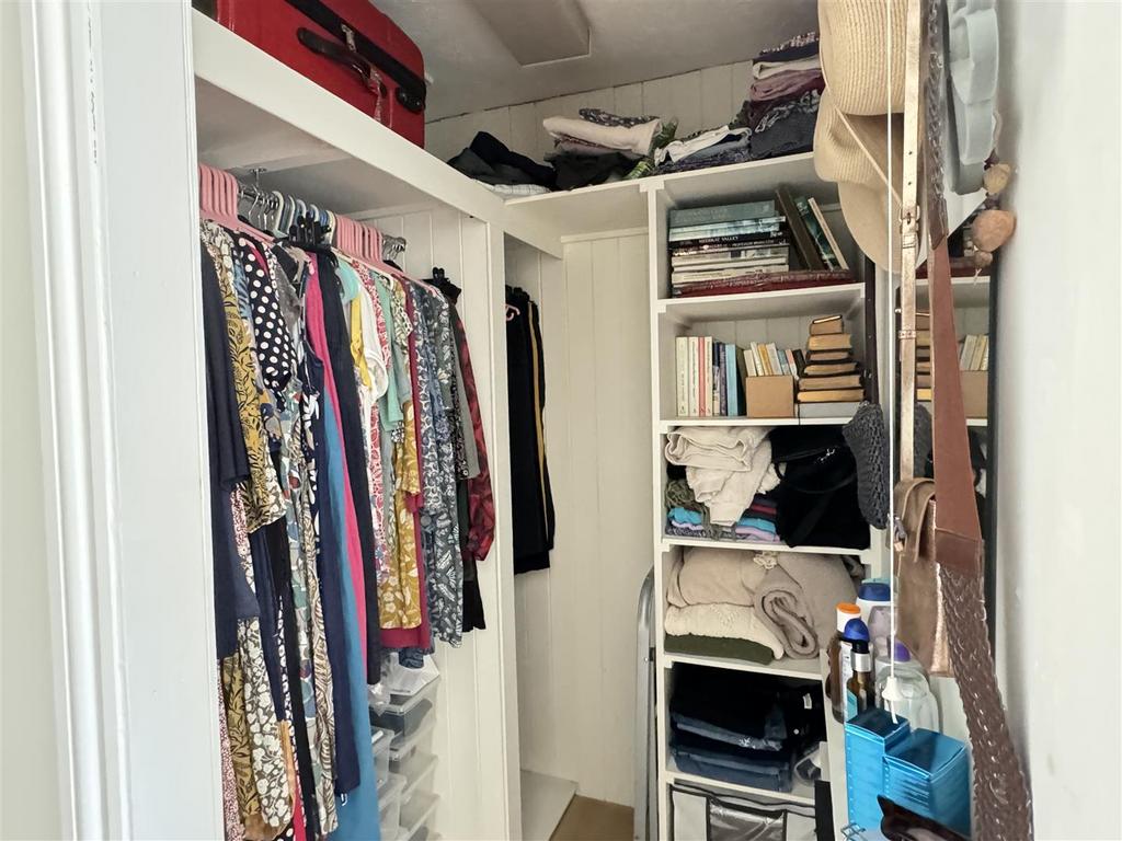 Wak in Wardrobe